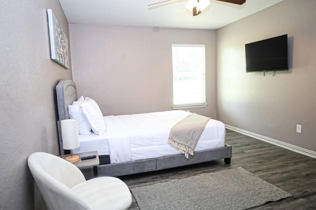 Comfy Two-Bedroom Apartment In Arlington Exterior foto